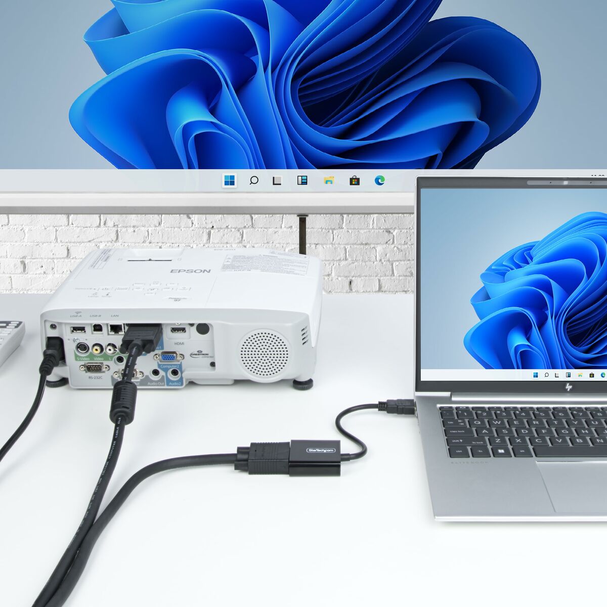 VGA-kaapeli Startech HD2VGAE3